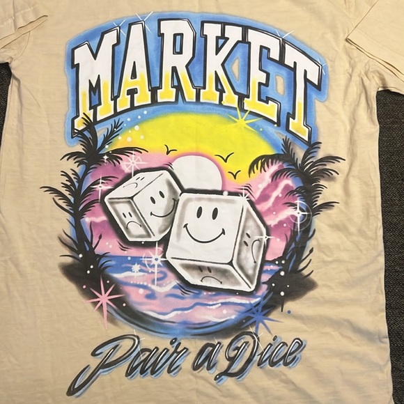 Like New! MARKET x Smiley “Pair a dice” Short Sleeve graphic T-shirt sz M - Picture 3 of 6